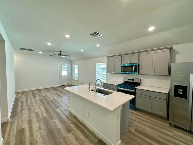 Foto del edificio - 614 E 14th St