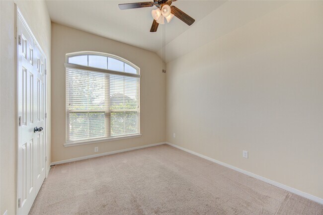 Building Photo - 23022 Silver Linden Ct