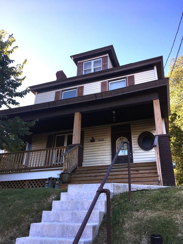 Foto principal - 2646 Broadway Ave