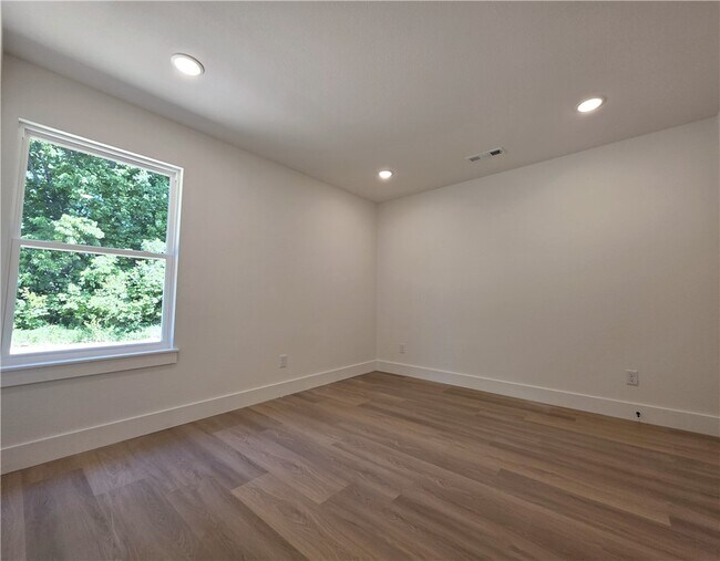 Foto del edificio - 93 W Rainsong St