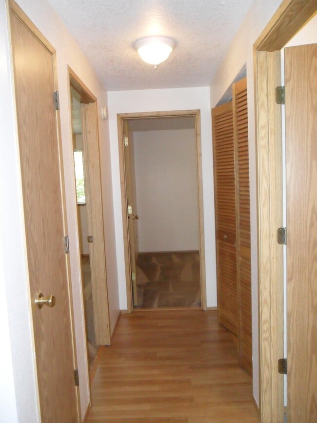 Foto del edificio - 397 Madrona Ave SE