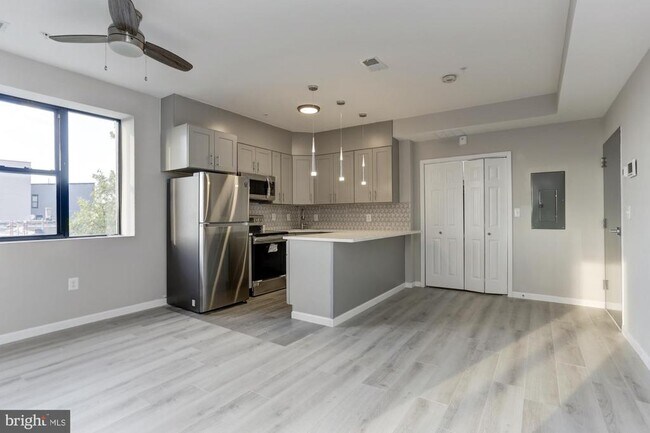 Foto del edificio - 400 N Highland Ave