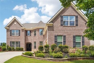 Building Photo - 915 Elmsbrook Ln