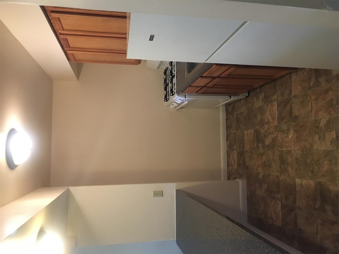 Building Photo - 404 Briar Ln