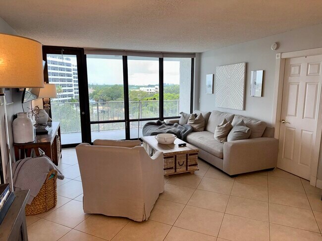 Foto del edificio - 336 Golfview Rd
