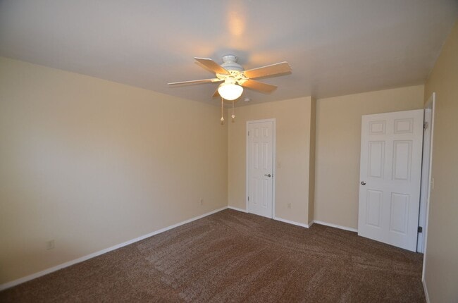 Building Photo - 670 Winona Ct
