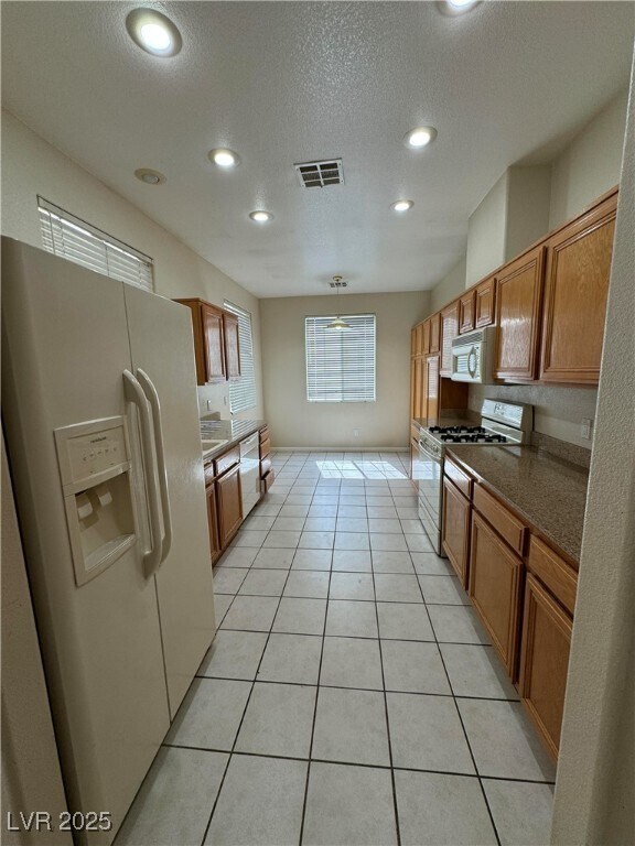 Foto del edificio - 1392 Baja Grande Ave