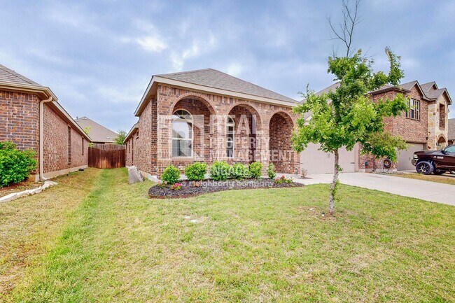Foto del edificio - Modern 3 Bedroom Single-Story Home for Rent in Aubrey!
