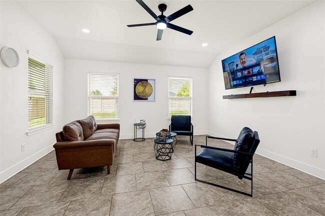 Building Photo - 17746 Auburn Heights Trail