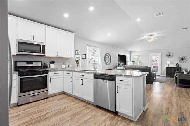 Building Photo - 6045 Teodoro Bend