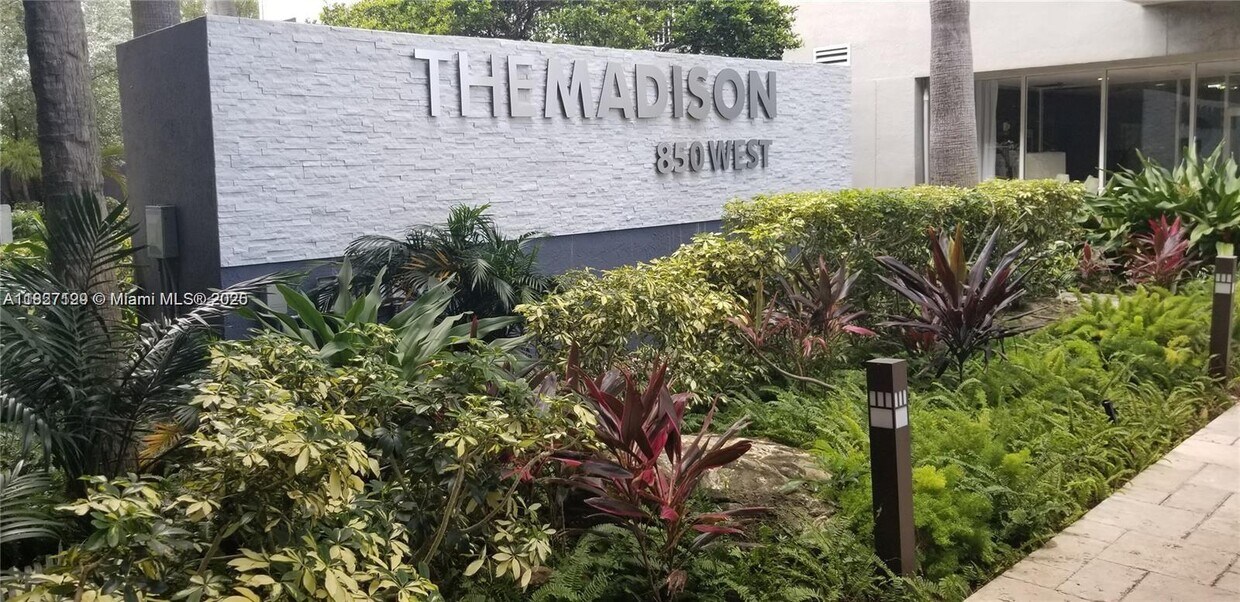 Foto principal - 850 N Miami Ave