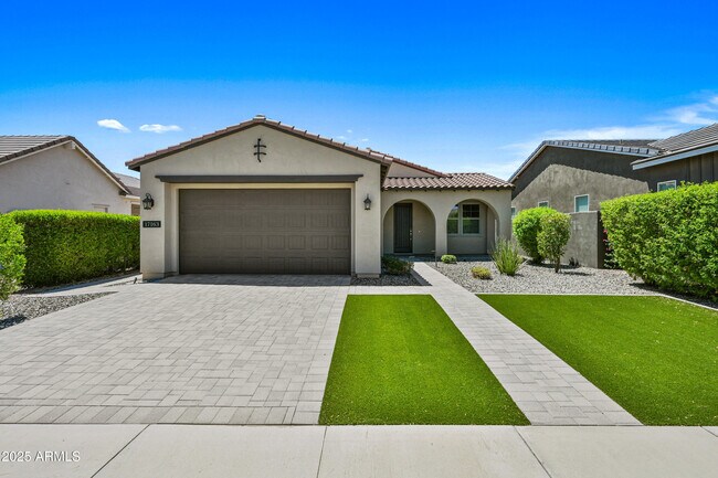 Foto del edificio - 17163 W Thousand Oaks St