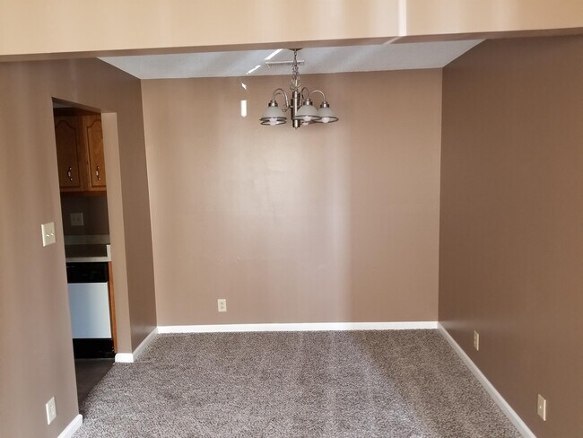 Foto del edificio - 263 White Oak Rd