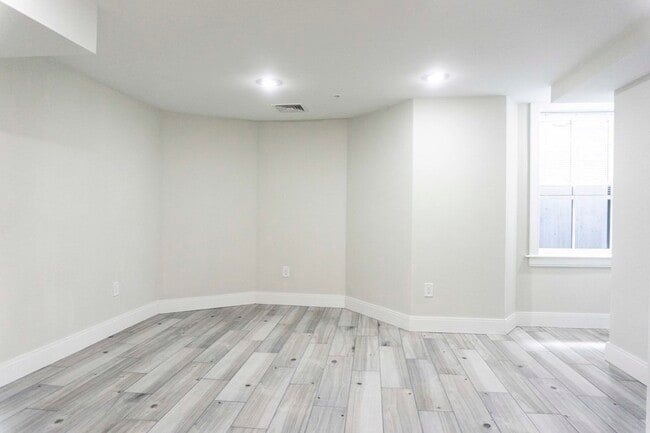 Foto del edificio - 79 Linden St