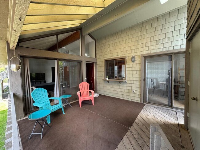 Foto del edificio - 7122 Wood Hollow Dr