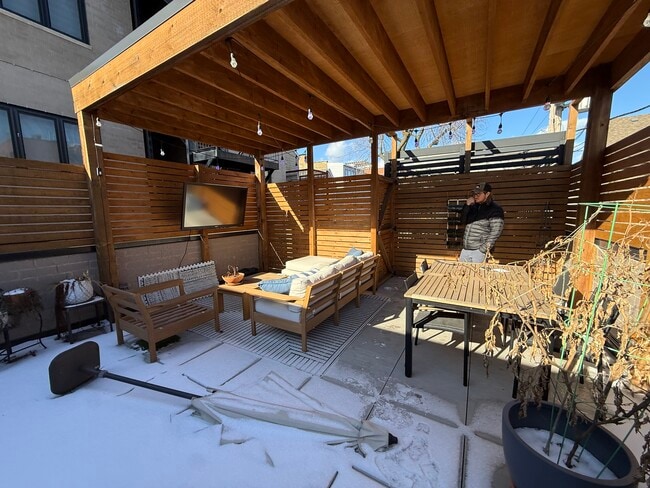 Foto del edificio - 3219 N Seminary Ave