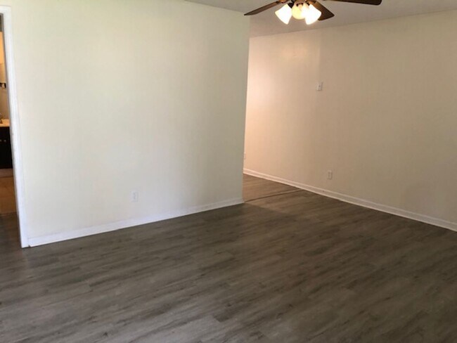 Foto del edificio - 2 bed 1 bath duplex in Watkinsville, Oconee County!