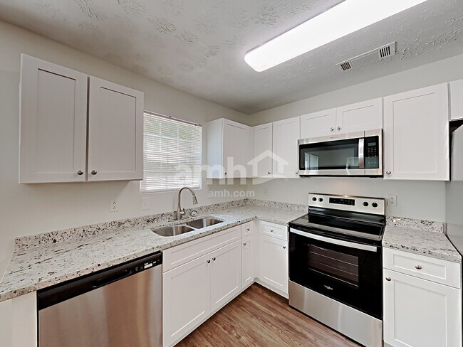 Building Photo - 1661 Boxcar Pl NE