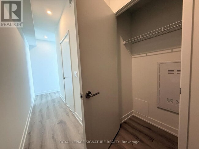 Building Photo - 1 Fairview Rd E