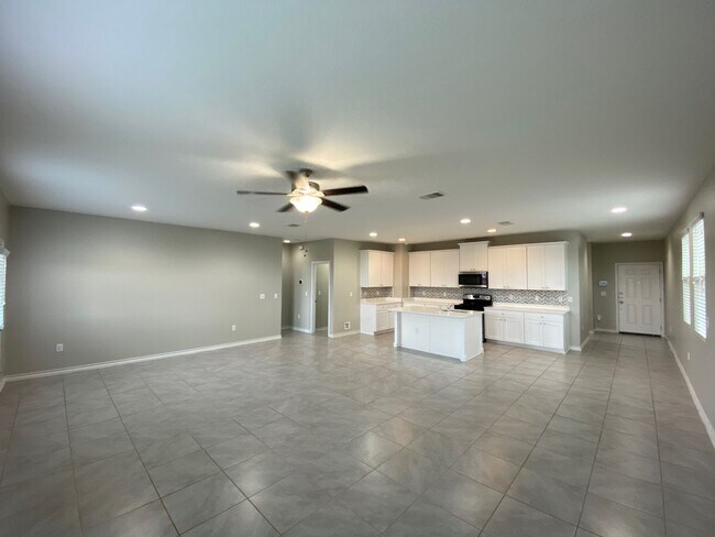 Building Photo - Spacious 4-Bedroom Home in New Braunfels –...