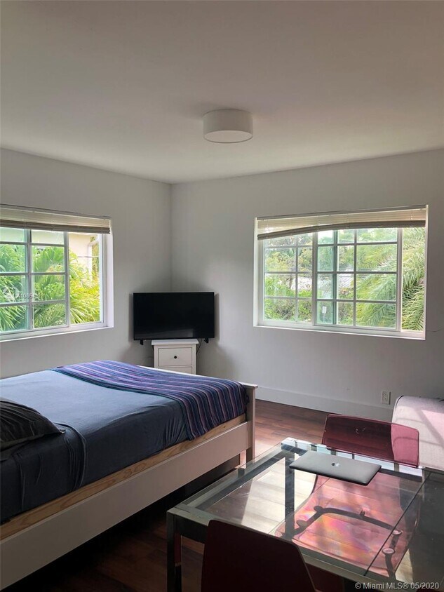 Foto principal - 2843 Sheridan Ave