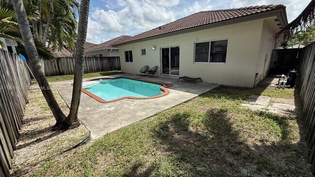 Foto del edificio - 14505 SW 158th Pl