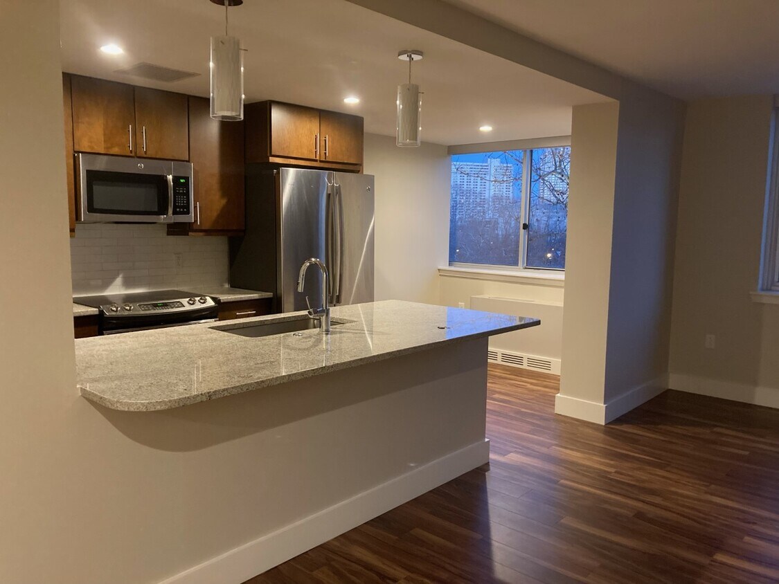 Foto principal - 2500 Spring Garden St