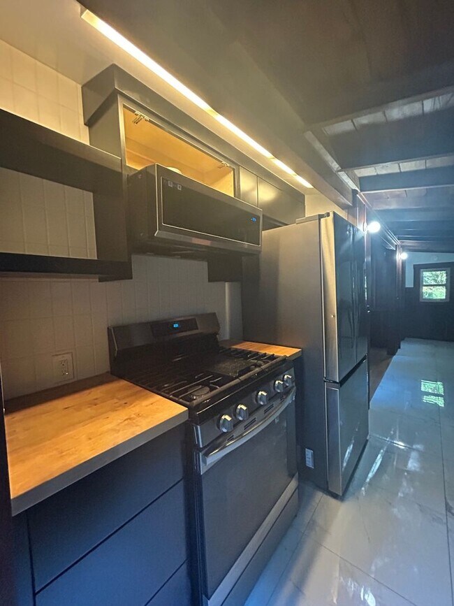 Foto del edificio - Charming 1BR House in Boulder Creek