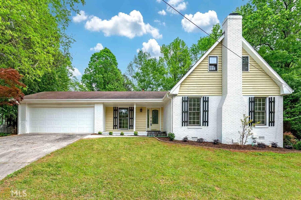 Primary Photo - 3382 Berkshire Bend SE
