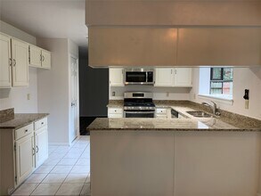 Building Photo - 3422 Creek Manor Dr