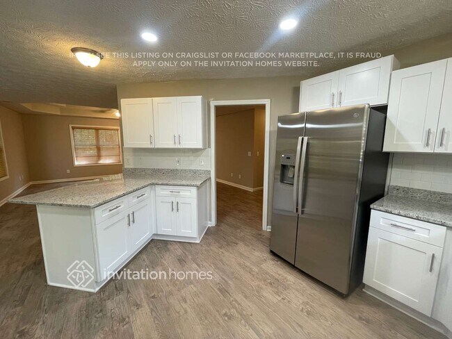Foto del edificio - 135 Long Creek Dr