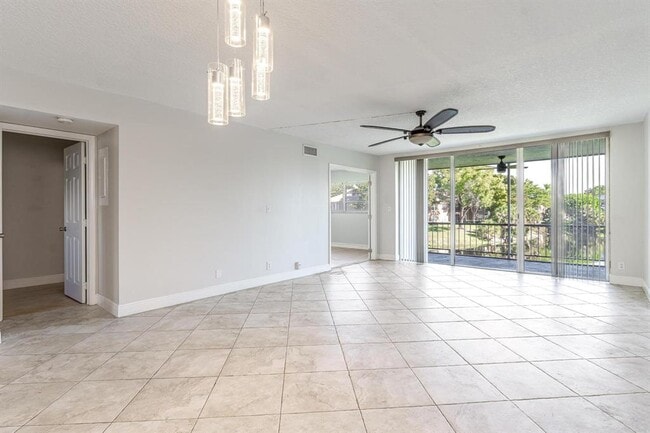 Building Photo - 2850 Forest Hills Blvd