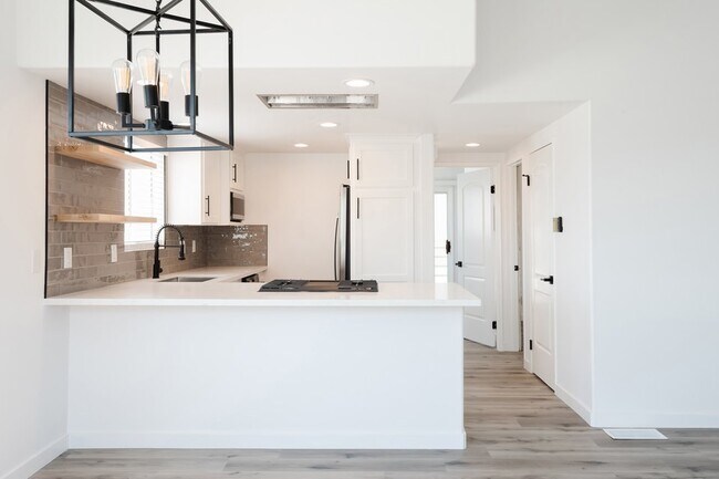 Foto del edificio - 215 Moonstone St