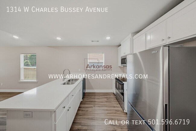 Foto del edificio - 1314 W Charles Bussey Ave