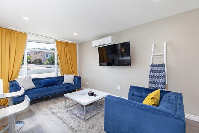 Foto del edificio - 2 bedroom in San Diego CA 92107