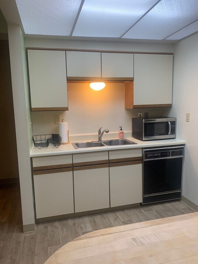 Foto del edificio - Cute Studio/1 Bedroom Apartment in Private...