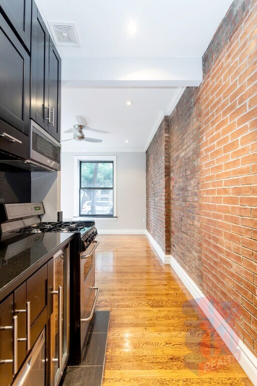 Foto del edificio - 340 E 18th St