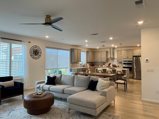 Foto del edificio - 217 Brush Creek Dr