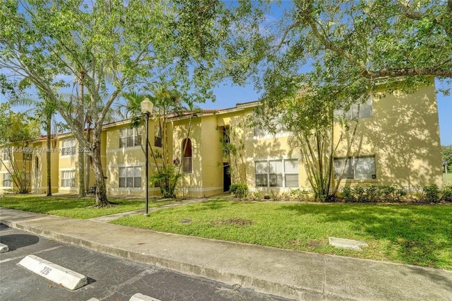 Building Photo - 417 Vista Isles Dr