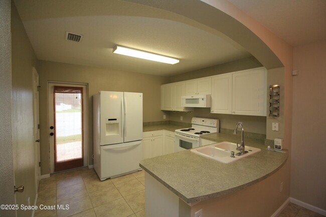 Foto del edificio - 1075 Luminary Cir