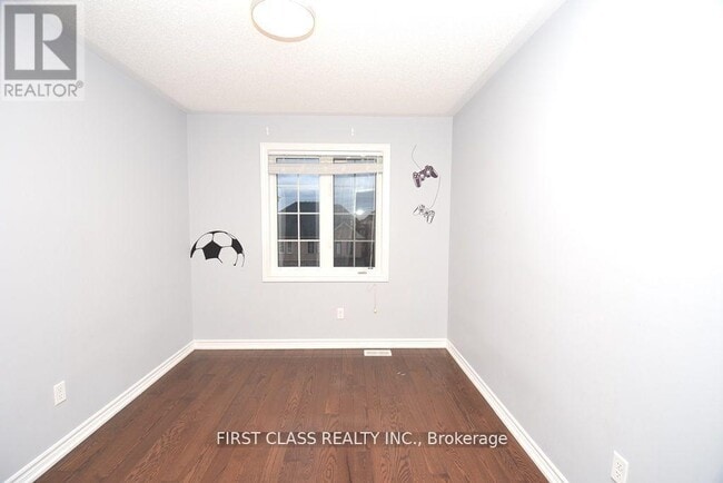 Building Photo - 1542 Bruny Ave