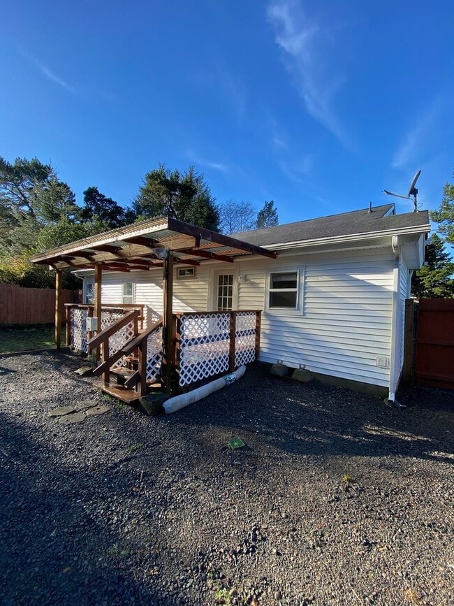 Building Photo - Cute 3 Bedroom In Florence