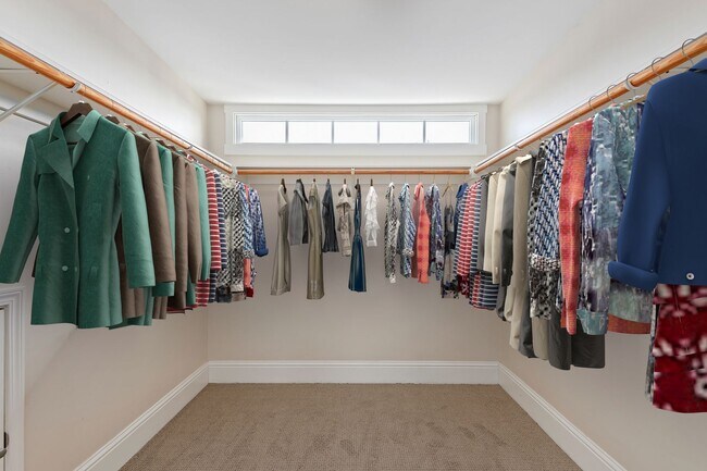 Foto del edificio - Beautiful Two-Story Townhouse With Garage!!