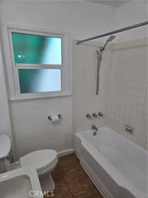 Foto del edificio - 4502 E 15th St