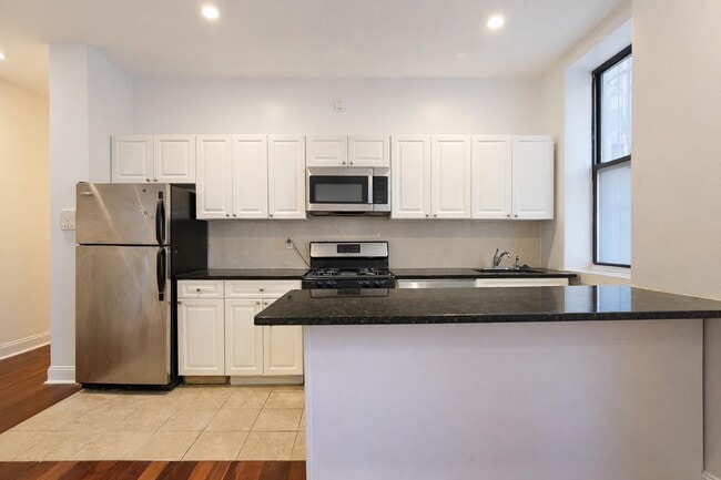 Building Photo - 270 Fort Washington Ave