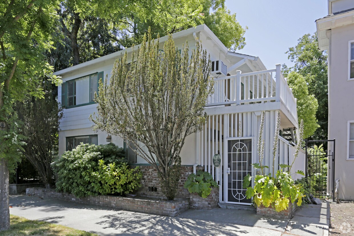 Primary Photo - Powell Place