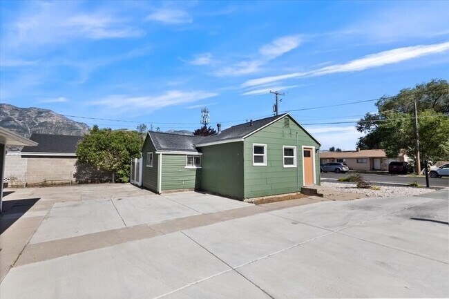 Building Photo - 269 1000 S