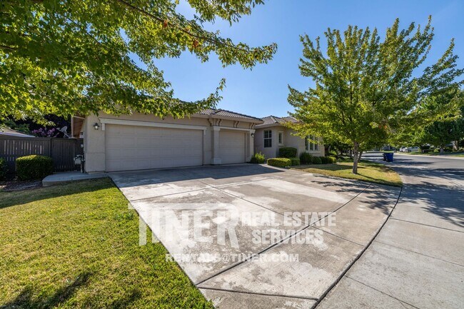 Building Photo - Stunning 4 bedroom Natomas home