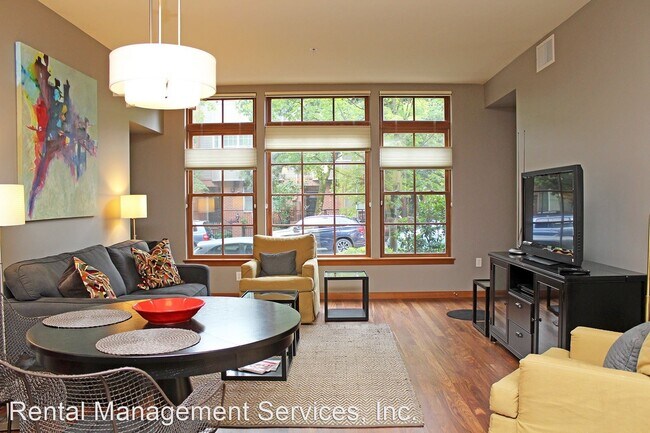 Building Photo - 1 br, 1 bath House - 2335 NW Raleigh St #109