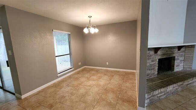 Foto del edificio - 6907 Blue Ridge Dr